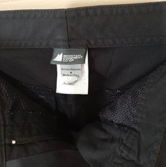 MEC Black Adjustable Waist Capris - Picture 4 of 7